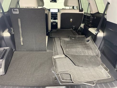 Used 2025 Toyota Grand Highlander FWD image 29