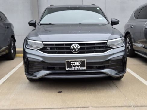Used 2024 Volkswagen Tiguan SE R-Line AWD/4WD image 4