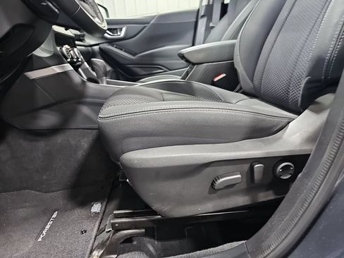 Used 2022 Subaru Forester Premium AWD/4WD image 29
