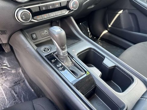 Used 2025 Nissan Sentra S FWD image 26