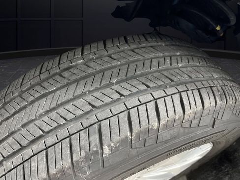 Used 2020 Volkswagen Tiguan S image 32