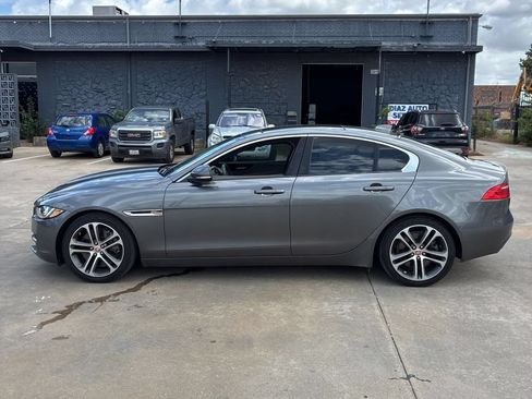 Used 2017 Jaguar XE Premium RWD image 5
