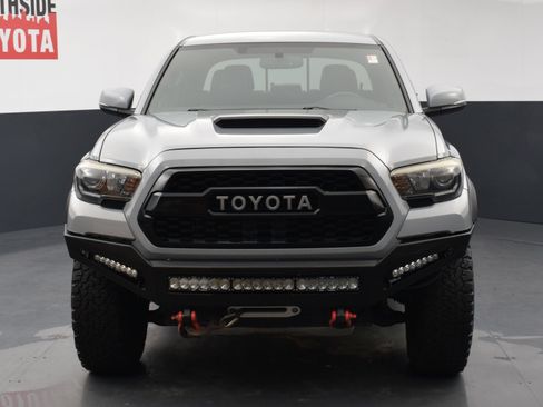 Used 2017 Toyota Tacoma TRD Pro AWD/4WD image 7