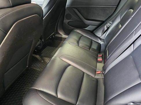Used 2021 Tesla Model 3 Standard Range Plus RWD image 12