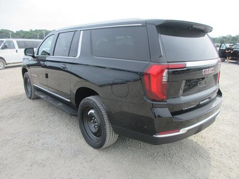 New 2026 GMC Yukon XL Elevation w/ Elevation Premium Package AWD/4WD image 6