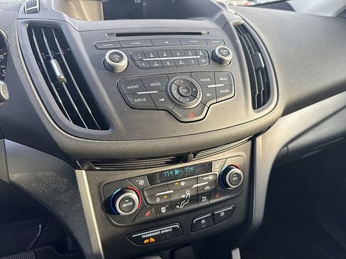 Used 2018 Ford Escape SE image 4