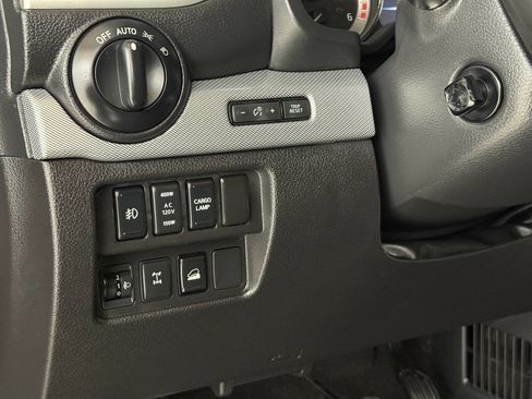 Used 2018 Nissan Titan PRO-4X w/ Pro-4x Convenience Package AWD/4WD image 54
