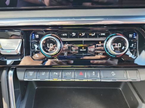 Certified 2024 GMC Sierra 2500 Denali Ultimate image 23