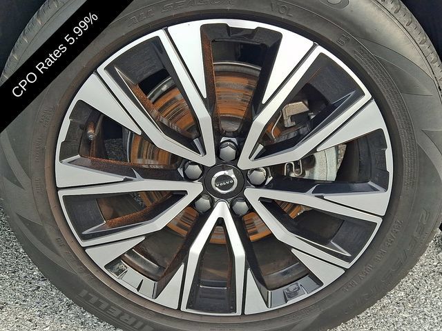 Certified 2024 Volvo XC60 B5 Plus w/ Protection Package Premier AWD/4WD image 10