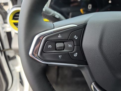 New 2026 Chevrolet Trax LT w/ Sunroof Package FWD image 32