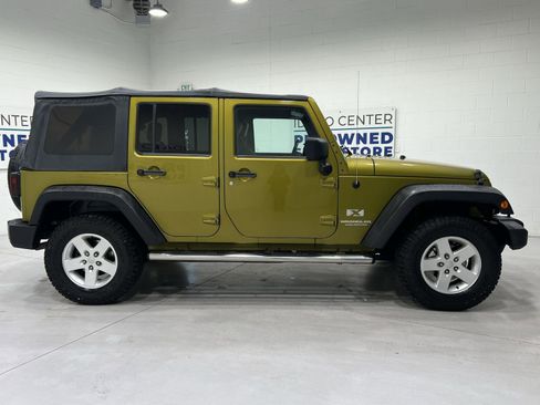 Used 2007 Jeep Wrangler Unlimited X AWD/4WD image 9
