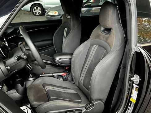 Used 2021 MINI Cooper 2-Door Hardtop image 15