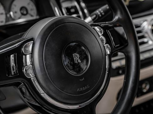 Used 2014 Rolls-Royce Ghost image 27