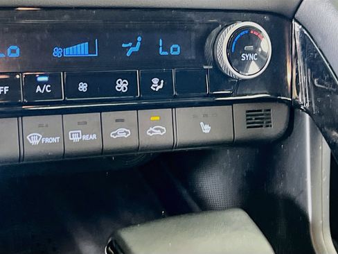 Used 2023 Hyundai Elantra SEL w/ Convenience Package FWD image 20