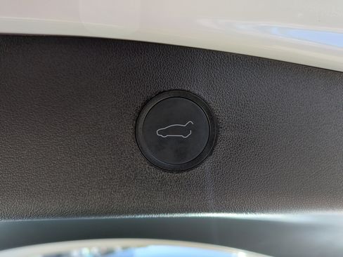 Used 2021 Tesla Model 3 Standard Range Plus image 38