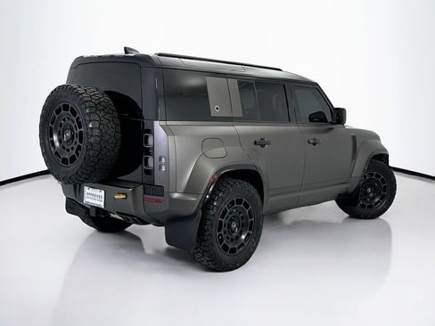 Used 2025 Land Rover Defender 110 AWD/4WD image 5