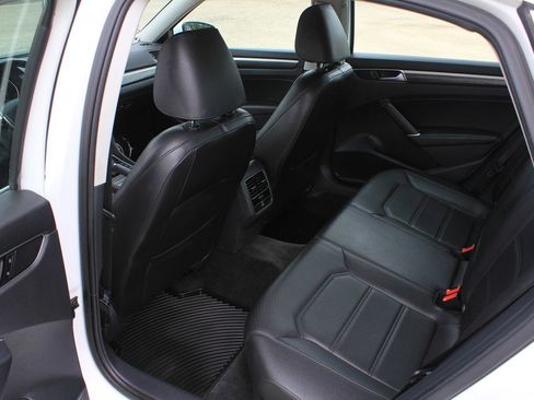 Used 2016 Volkswagen Passat 1.8T image 27