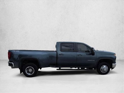 Used 2025 Chevrolet Silverado 3500 LT w/ Convenience Package image 3