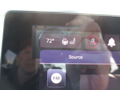 Used 2024 Jeep Compass Limited image 22