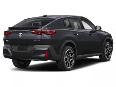 New 2026 BMW X2 xDrive28i w/ Technology Package AWD/4WD image 2