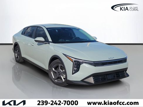 New 2025 Kia K4 FWD image 1