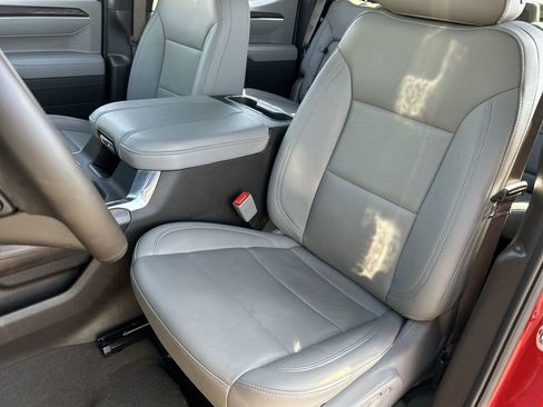 Used 2025 GMC Sierra 1500 SLT w/ SLT Premium Package AWD/4WD image 19