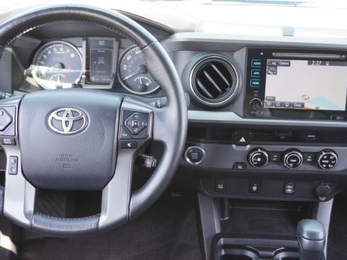 Used 2016 Toyota Tacoma TRD Sport w/ Towing Package RWD image 28