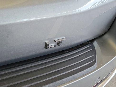 Used 2025 Chevrolet Suburban LT w/ Comfort Package image 8