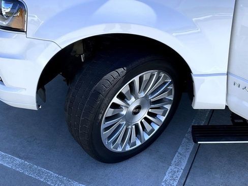 Used 2016 Lincoln Navigator Select AWD/4WD image 26