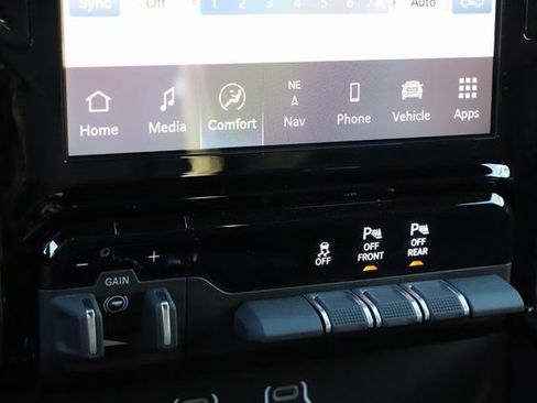 New 2026 RAM 1500 4x4 Crew Cab image 27
