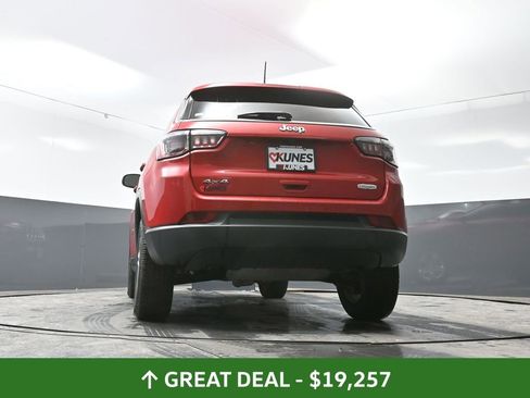 Used 2024 Jeep Compass Latitude image 56