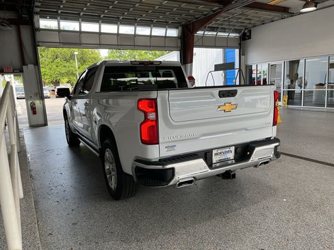 New 2026 Chevrolet Silverado 1500 LTZ w/ LTZ Premium Package AWD/4WD image 6