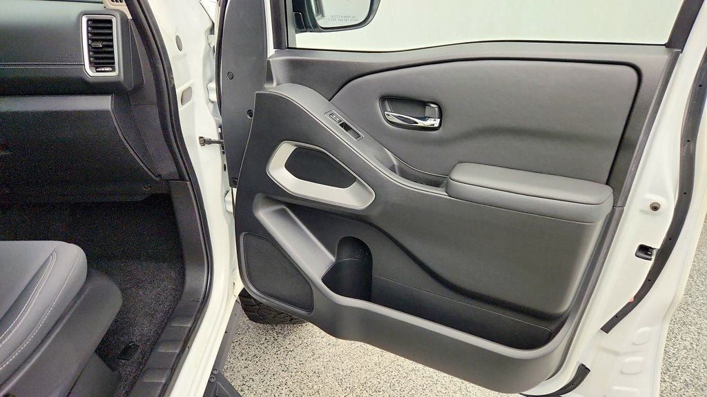 Used 2023 Nissan Frontier SV w/ SV Convenience Package AWD/4WD image 24