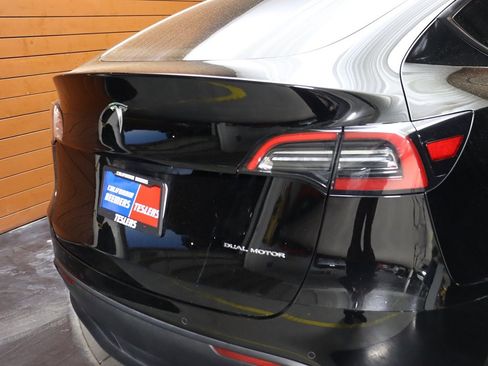 Used 2023 Tesla Model Y Long Range image 31