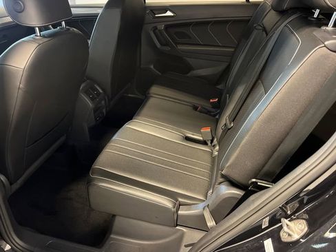 Certified 2022 Volkswagen Tiguan SE FWD image 16