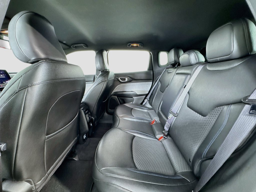 Used 2024 Jeep Compass Latitude AWD/4WD image 13