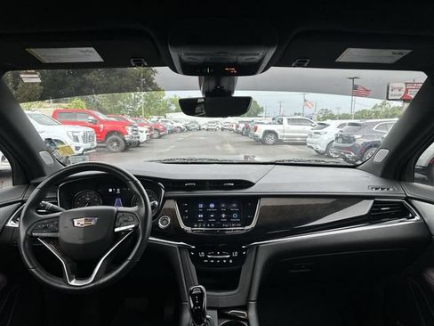 Used 2021 Cadillac XT6 Premium Luxury FWD image 10