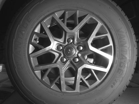 Used 2025 Jeep Wrangler Sahara image 14