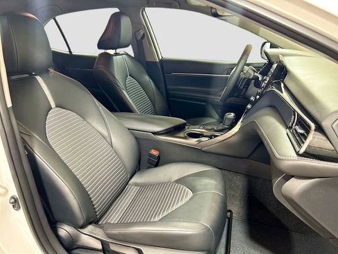 Used 2024 Toyota Camry SE w/ Convenience Package image 23