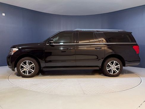 Used 2024 Ford Expedition Max XLT image 2