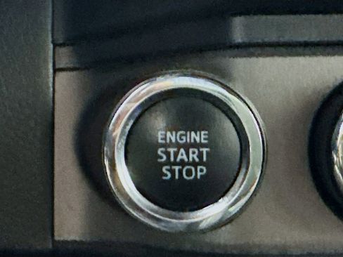 Used 2021 Toyota Tacoma TRD Off-Road image 18