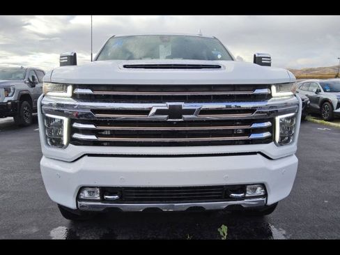 Used 2022 Chevrolet Silverado 2500 High Country w/ Z71 Off-Road Package AWD/4WD image 4