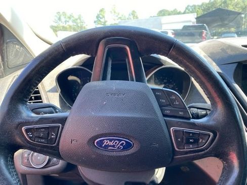 Used 2018 Ford Escape SEL image 23