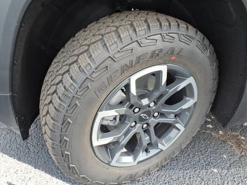 New 2026 Chevrolet Equinox ACTIV w/ Convenience Package III image 16