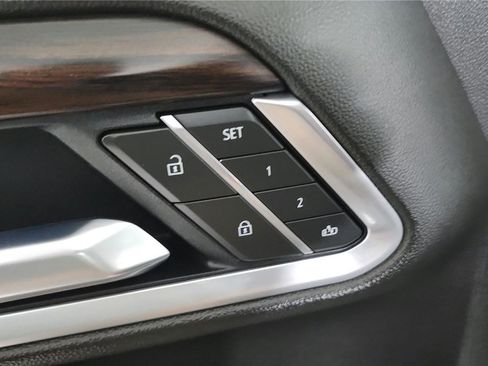 Used 2025 GMC Sierra 1500 SLT AWD/4WD image 13