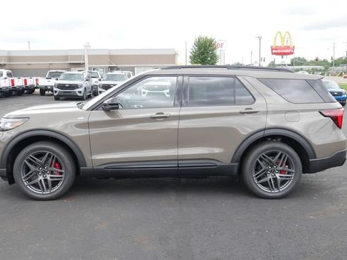 New 2026 Ford Explorer ST-Line w/ ST-Line Street Pack AWD/4WD image 10