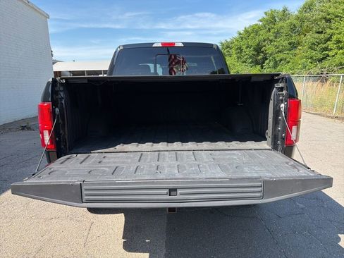 Used 2018 Ford F150 Platinum w/ Equipment Group 701A Luxury AWD/4WD image 18