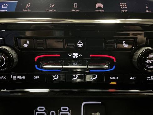 New 2025 Jeep Grand Cherokee Limited w/ Trailer Tow Package image 8