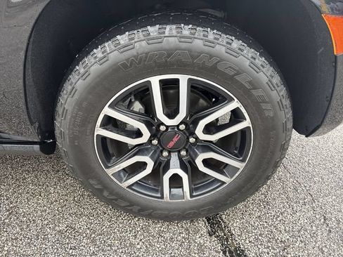 Used 2021 GMC Yukon AT4 w/ AT4 Premium Plus Package AWD/4WD image 21