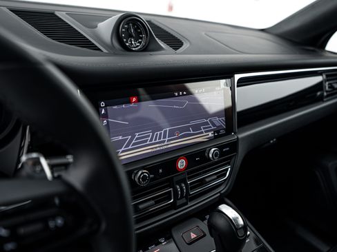 Certified 2026 Porsche Macan Turbo AWD/4WD image 16